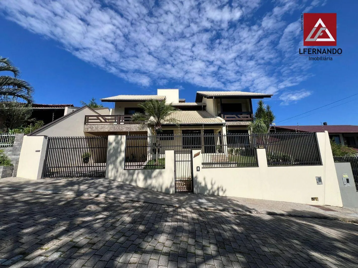 Casa de alto padrão com 3 dormitórios, sendo 1 suíte à venda, 403 m por R$ 2.300.000 - Fortaleza - Blumenau/SC — foto 2