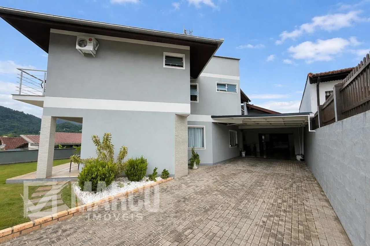 Casa de Alto Padrão com Piscina de Água Salgada e Vista Incrível no Centro de Pomerode/SC — foto 2
