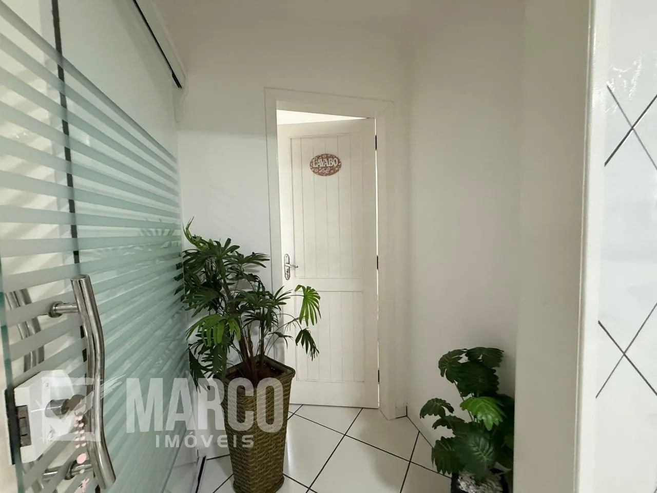 Casa de Alto Padrão com Piscina de Água Salgada e Vista Incrível no Centro de Pomerode/SC — foto 6