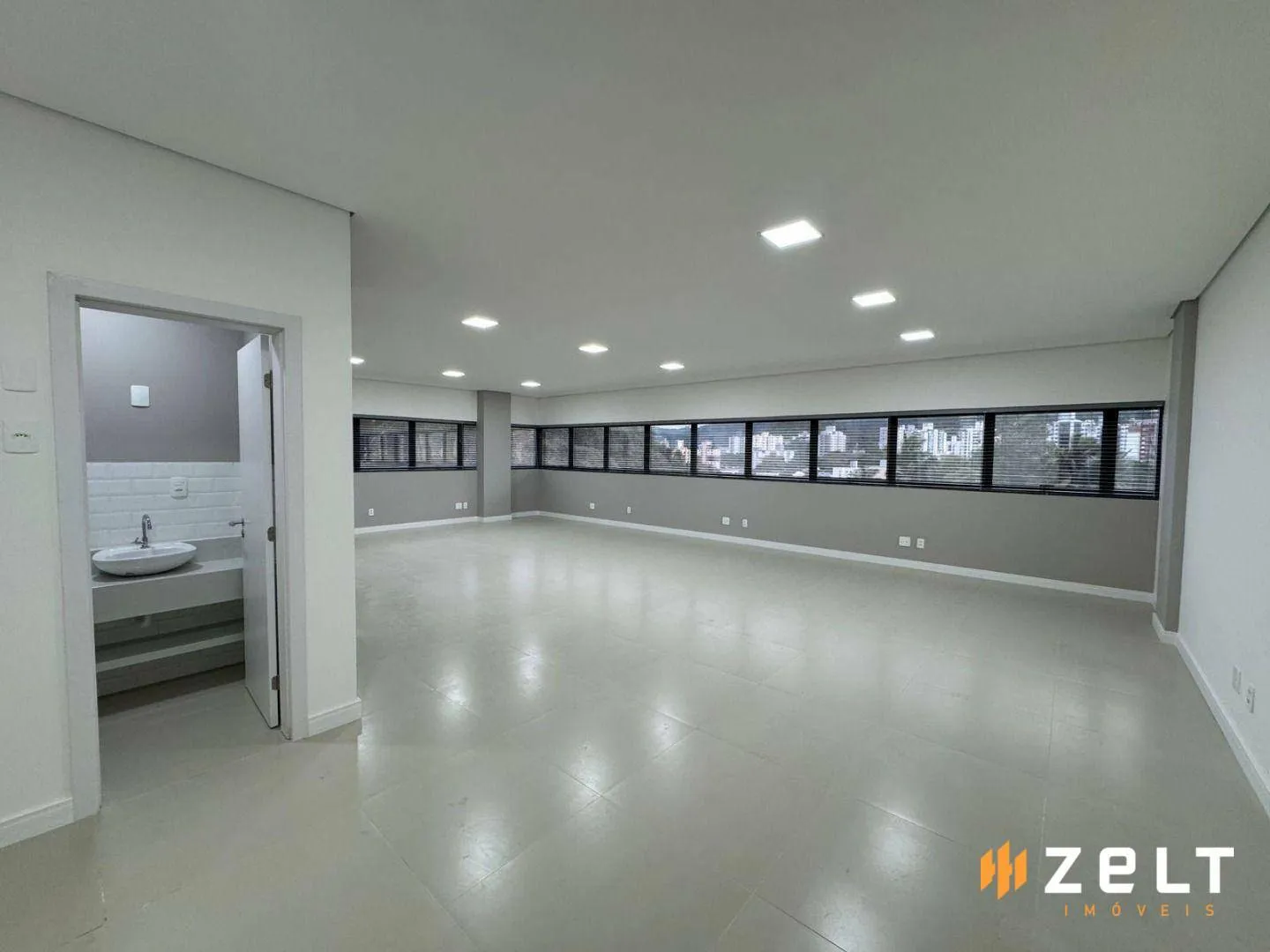 Sala à venda, 95 m por R$ 886.000,00 - Centro - Blumenau/SC - foto 1