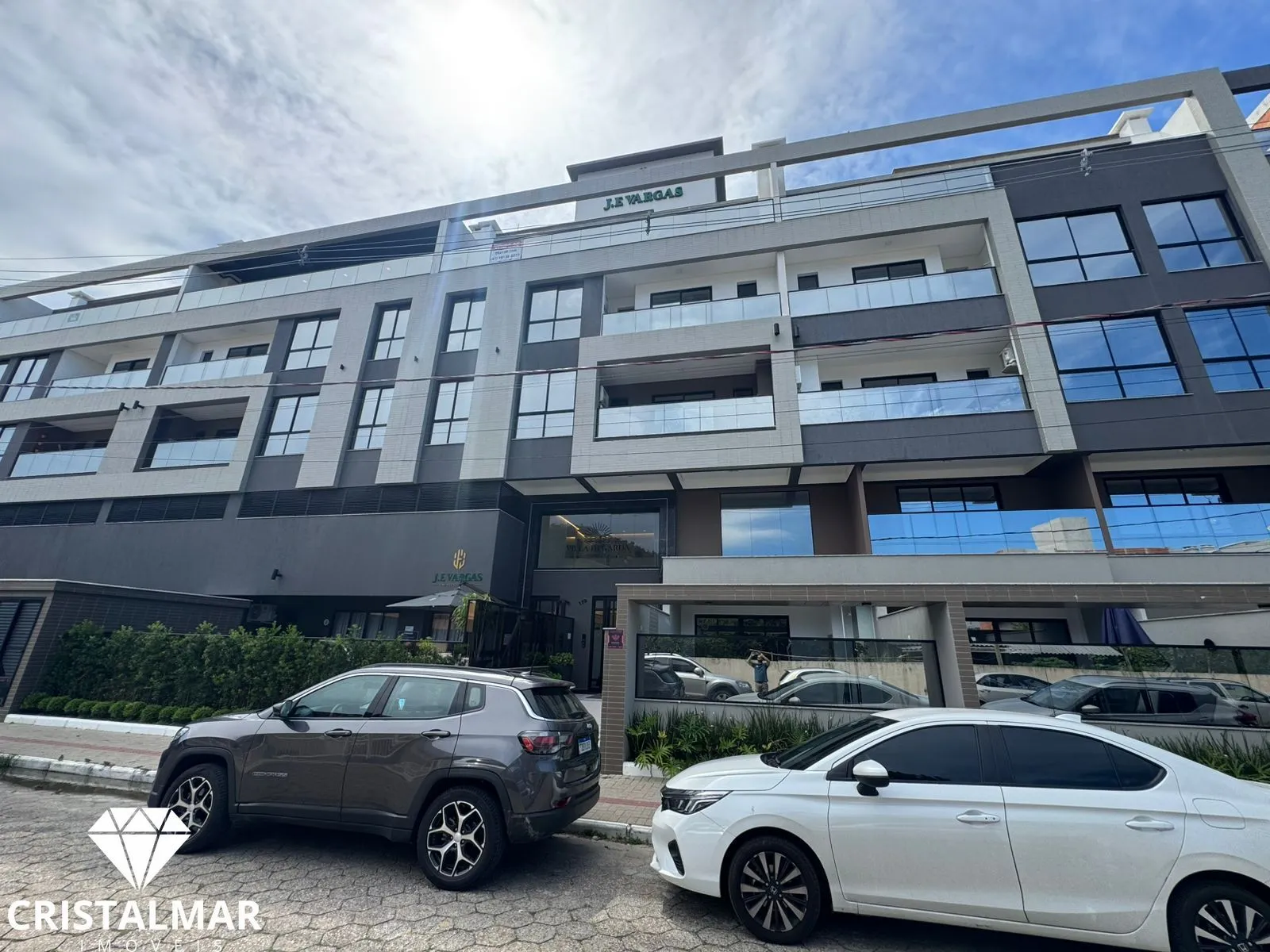 Cobertura duplex 3 suítes a 100m do Canto Grande com vista incrível — foto 2