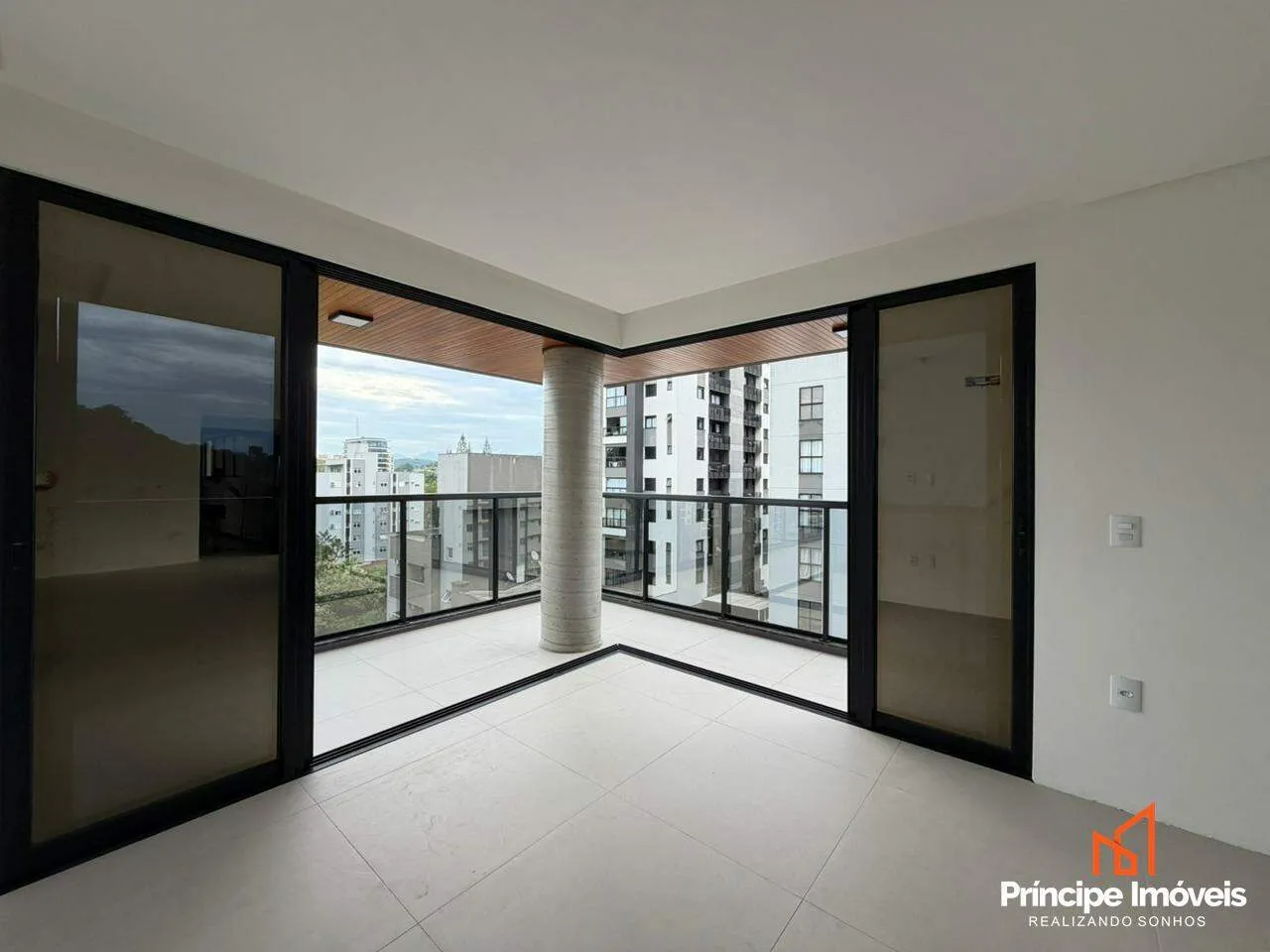 Apartamento com 3 quartos no Anita Garibaldi em Joinville - foto 1