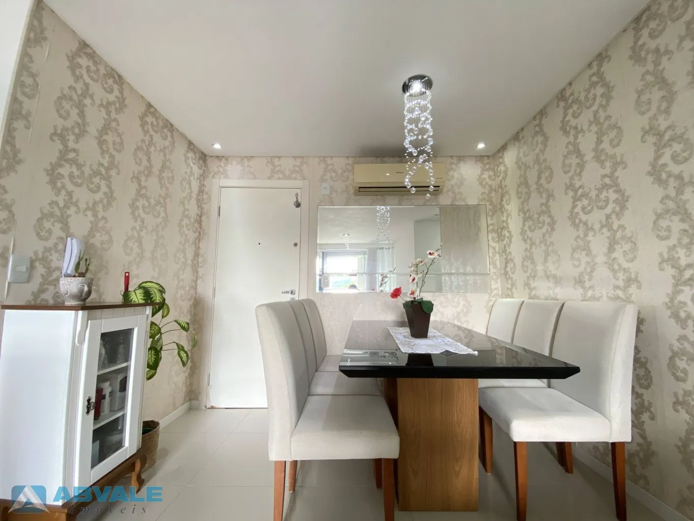 Apartamento mobiliado à venda no Residencial Vesúvio no bairro Água Verde em Blumenau, 2 dormitórios sendo 1 suíte, sacada com churrasqueira, vaga de garagem, lazer completo, frente para rua e apto a financiamento — foto 3
