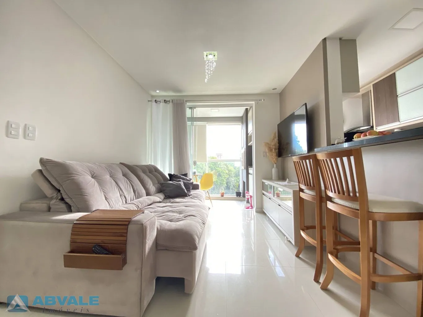 Apartamento mobiliado à venda no Residencial Vesúvio no bairro Água Verde em Blumenau, 2 dormitórios sendo 1 suíte, sacada com churrasqueira, vaga de garagem, lazer completo, frente para rua e apto a financiamento — foto 4