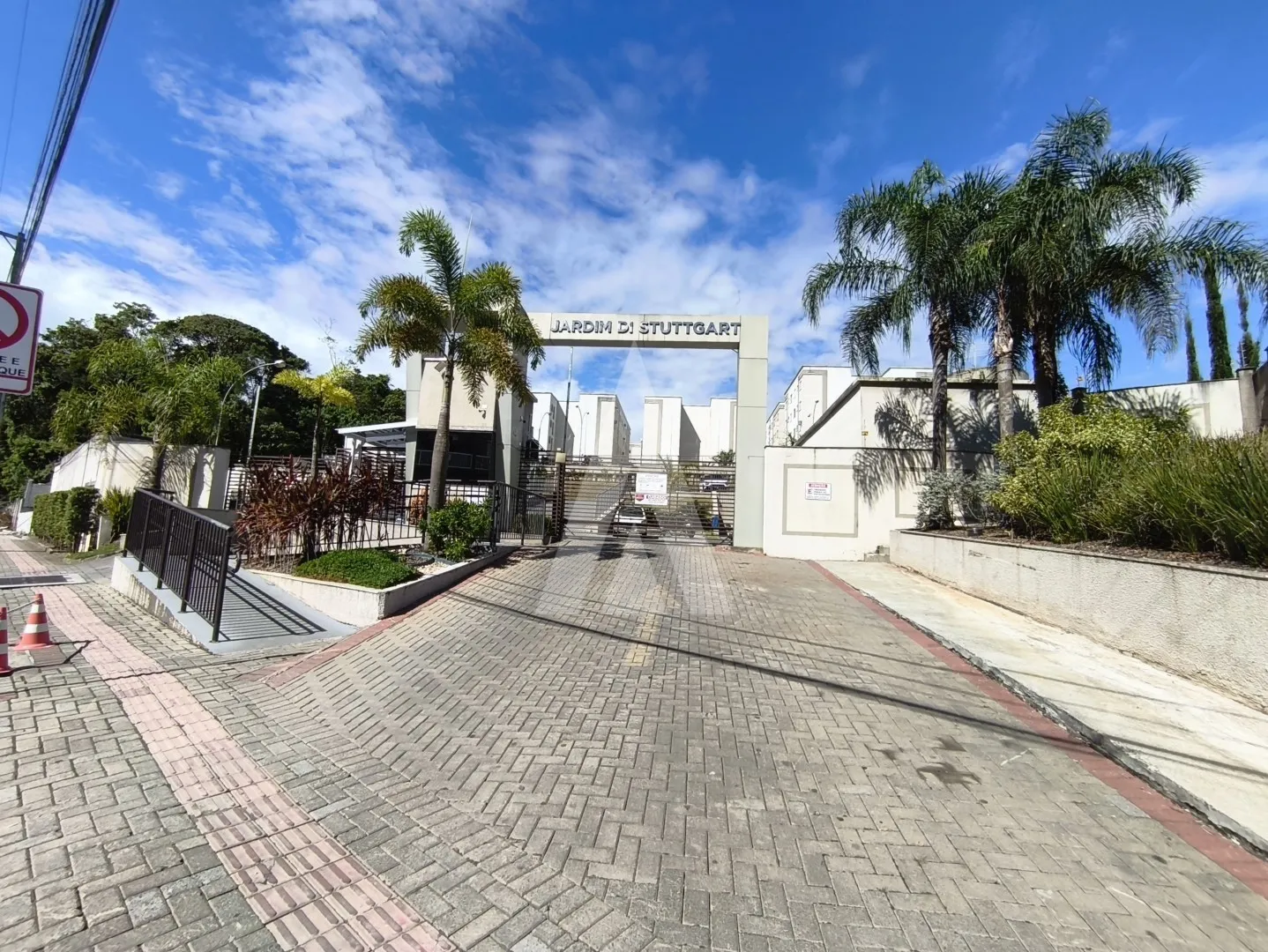 APARTAMENTO NO JOÃO COSTA COM CONDOMÍNIO COM PISCINA CONTA COM 02 QUARTOS - foto 1