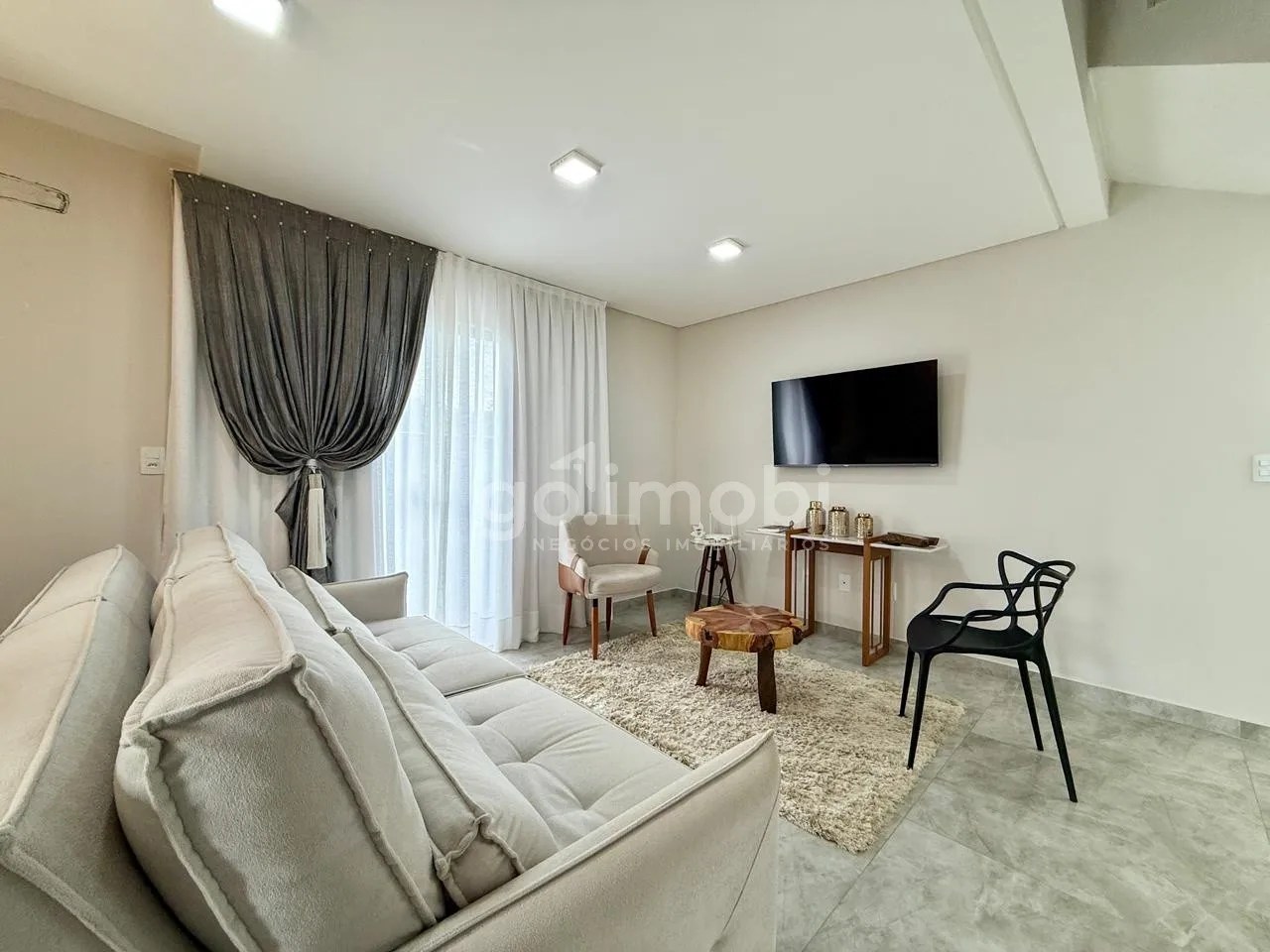 Sobrado Semi Mobiliado no Bairro Benedito em Indaial — foto 2