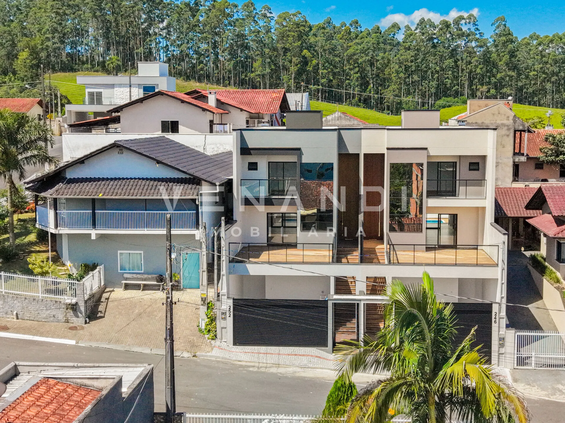 Sobrado Alto Padrão - Tapajós / Indaial — foto 2