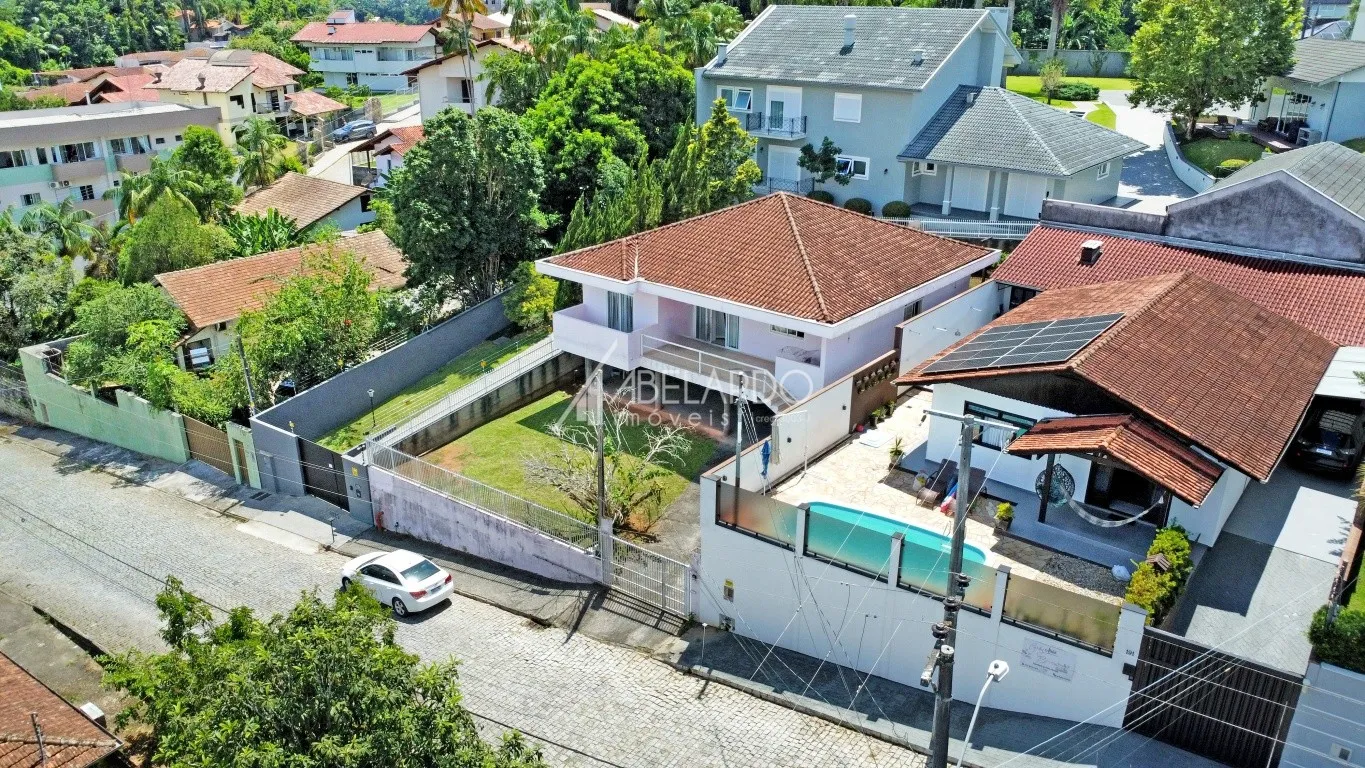 CASA AMPLA, COM TRÊS DORMITÓRIOS, TERRENO ZR3 - BAIRRO ESCOLA AGRÍCOLA - foto 1