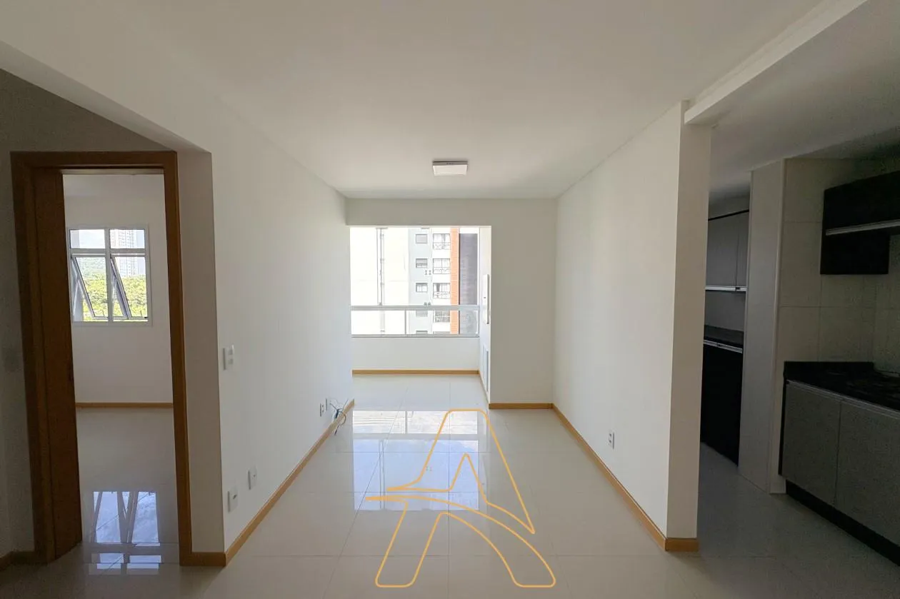 Apartamento em Andar Alto ao Lado da FURB - 1 Suíte + Sacada com Churrasqueira — foto 2