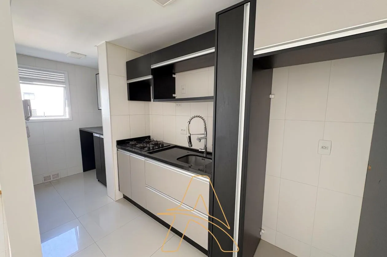 Apartamento em Andar Alto ao Lado da FURB - 1 Suíte + Sacada com Churrasqueira — foto 4