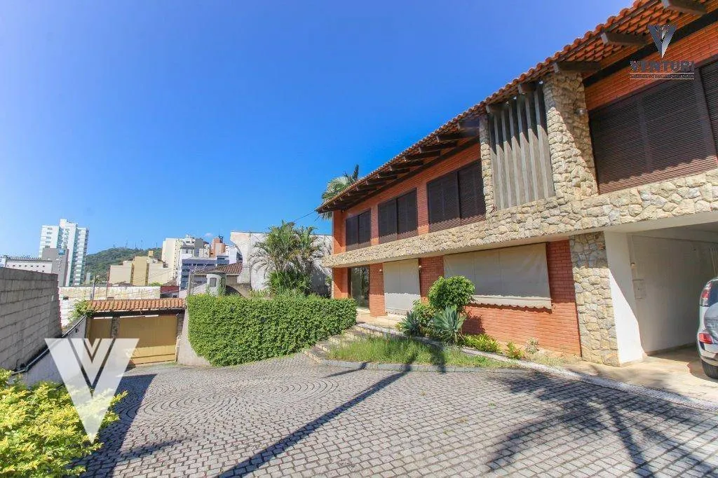 Casa com 6 dormitórios para alugar, 700 m por R$ 12.720,00/mês - Petrópolis - Blumenau/SC - foto 1