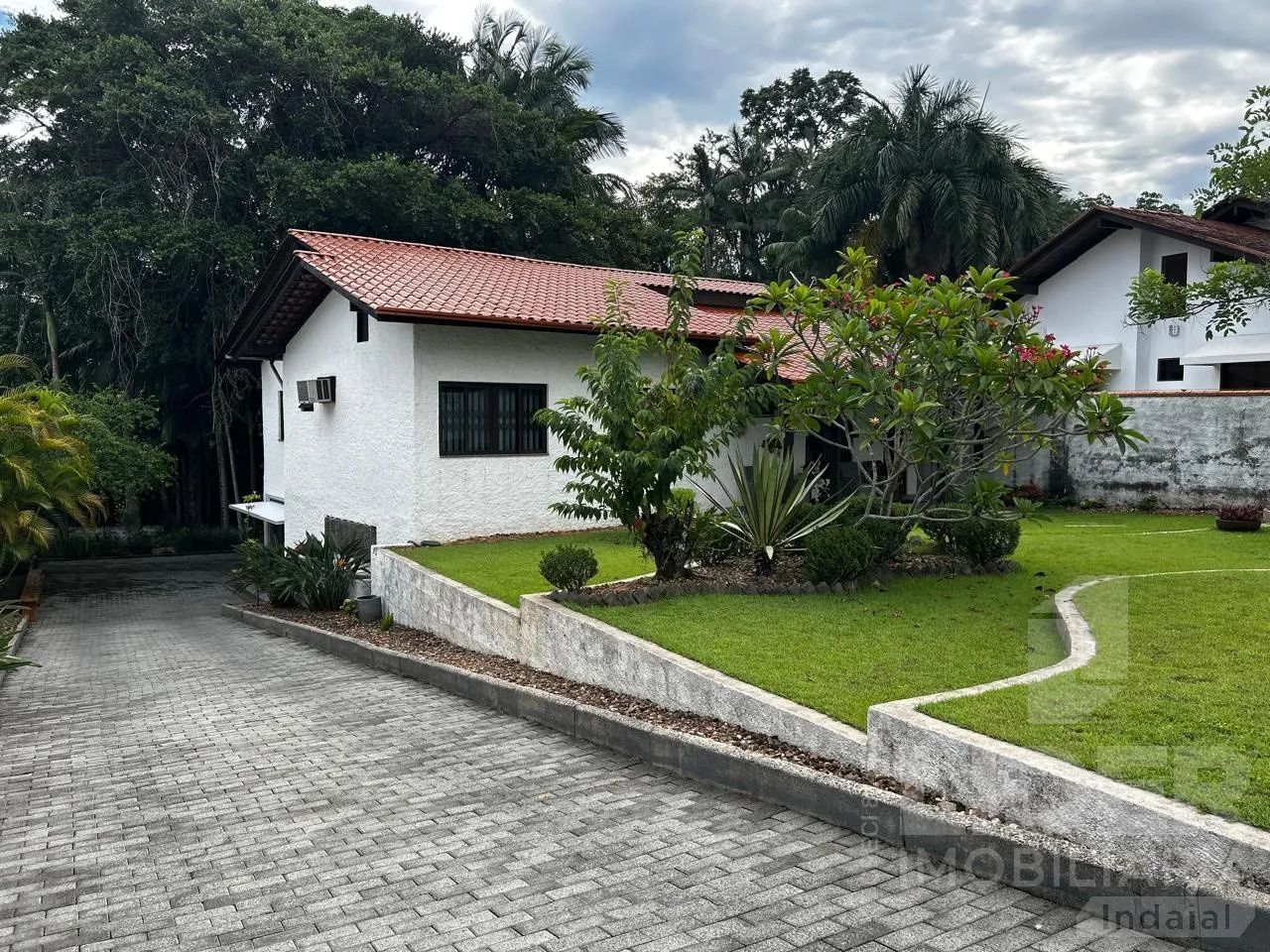 Casa com 211,07 m de área construída e área de festas — foto 3