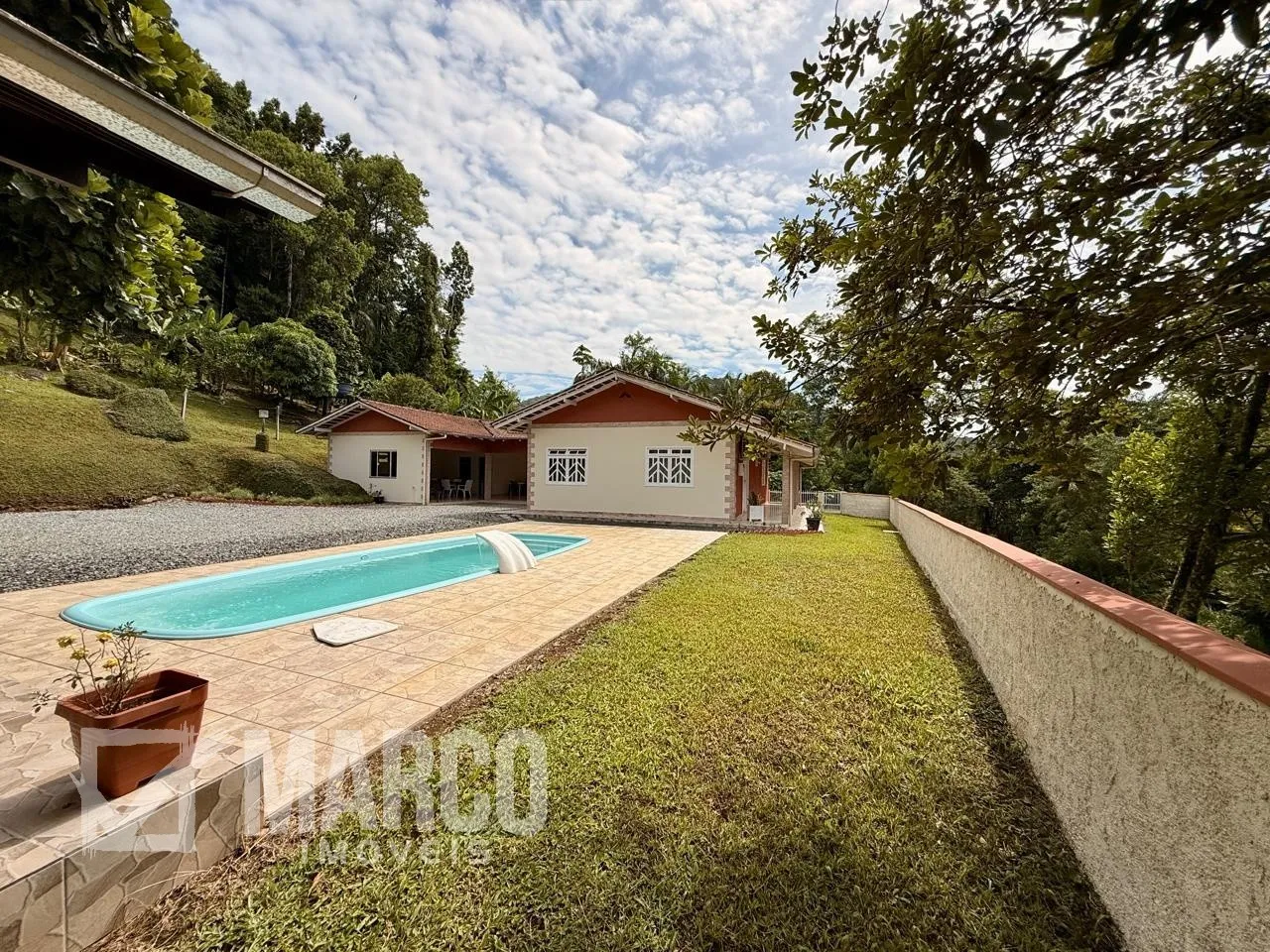 Refúgio Completo em Pomerode/SC: Espaço, Conforto e Lazer em um Só Lugar - foto 1