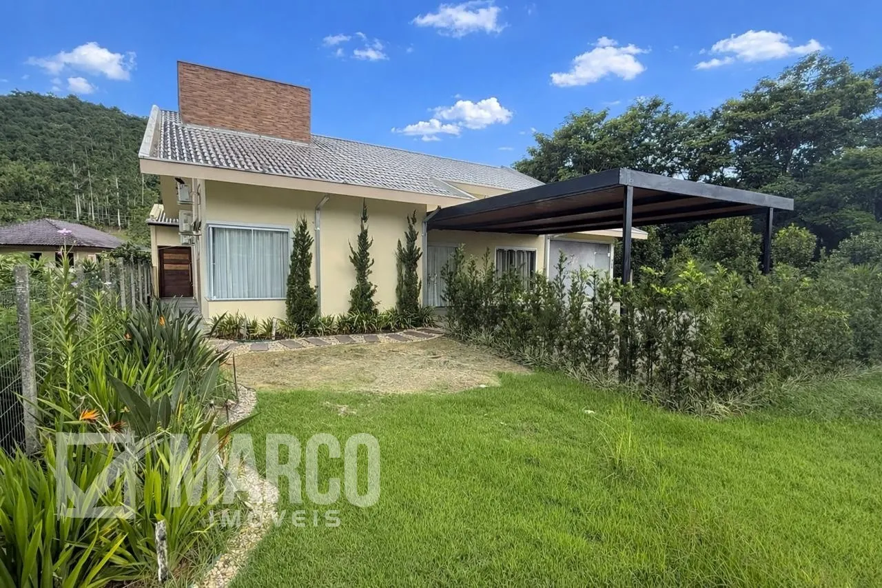 Casa com 3 Dormitórios e Área de Festa em Pomerode/SC - foto 1