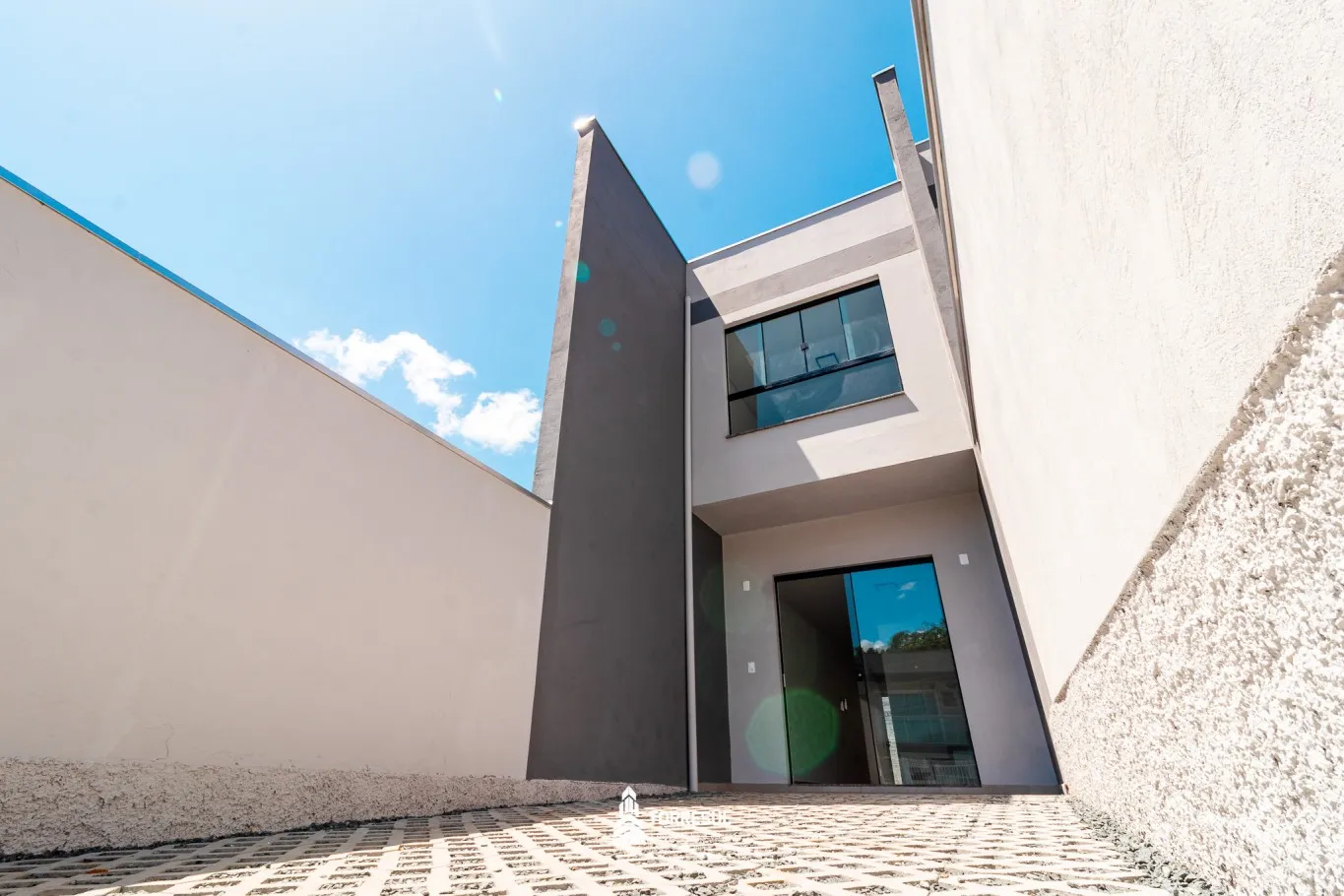 Sobrado novo com 2 suítes no Bairro Fortaleza em Blumenau - foto 1