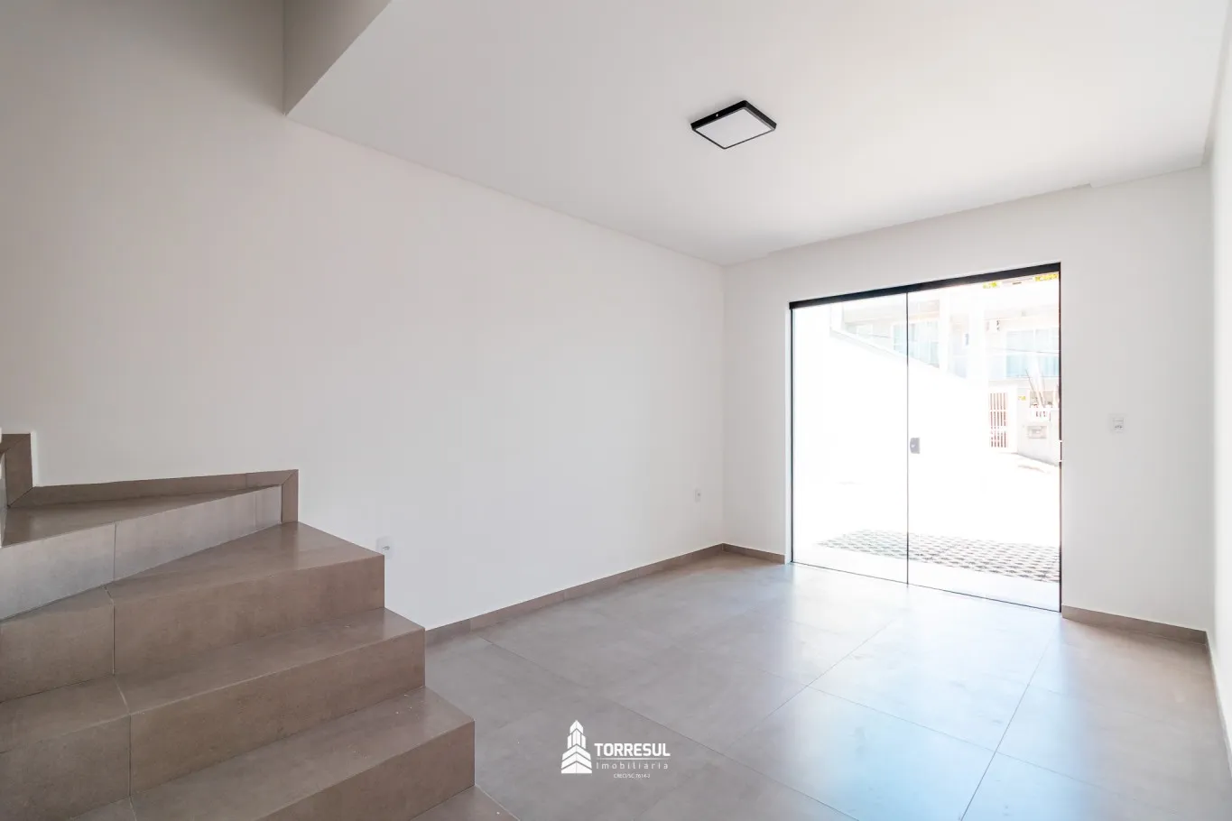 Sobrado novo com 2 suítes no Bairro Fortaleza em Blumenau — foto 2