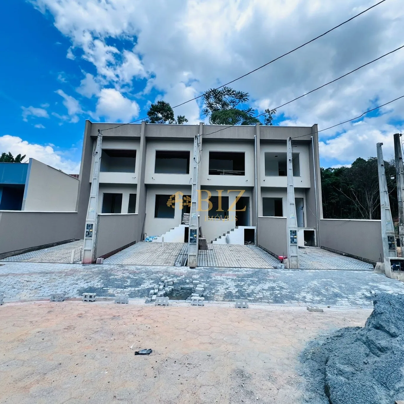 Sobrados com 2 suítes, amplo espaço nos fundos, no Bairro Itoupava Central! — foto 2
