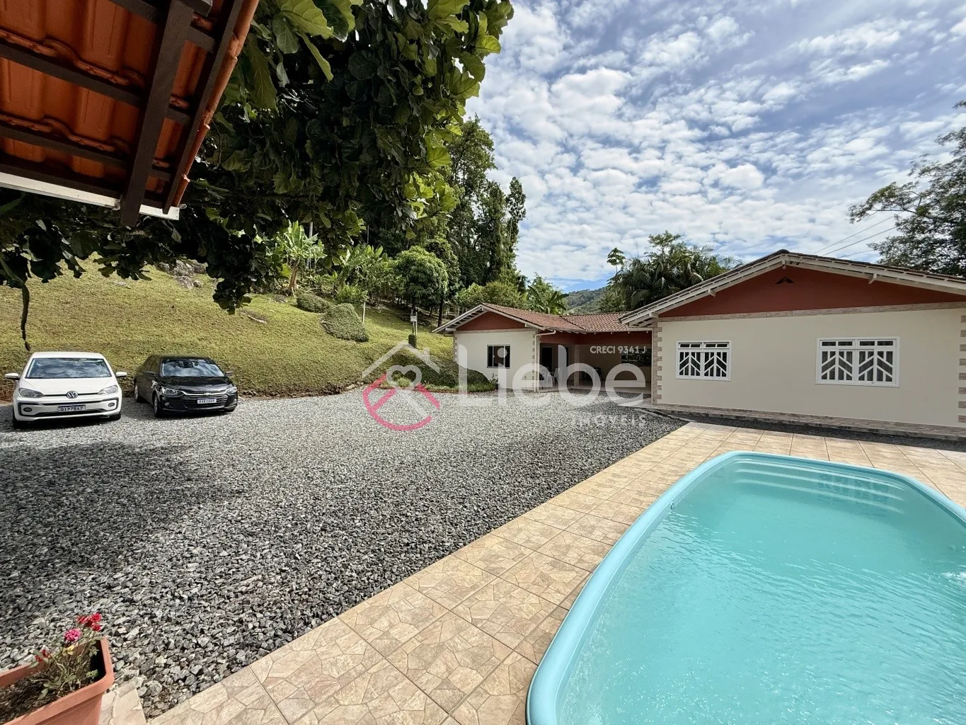 Linda CASA Semi Mobiliada em Testo Central na cidade de Pomerode com aproximadamente 184,00m de área construída num terreno de 1.296,00m. — foto 4