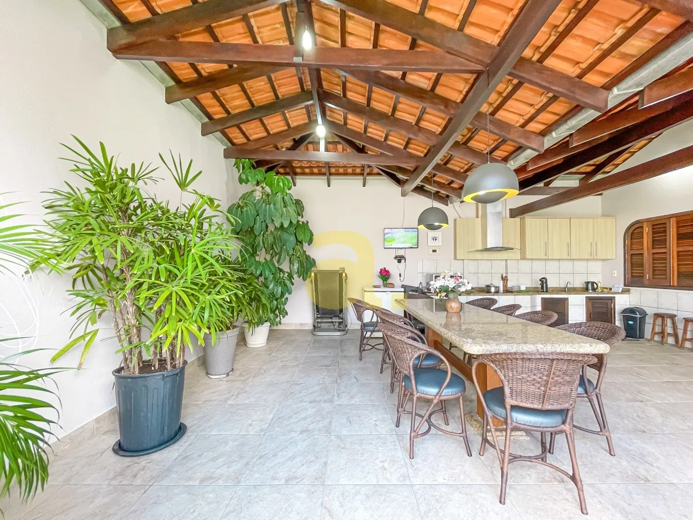 Casa no Bairro Água Verde em Blumenau com 4 dormitórios! — foto 4