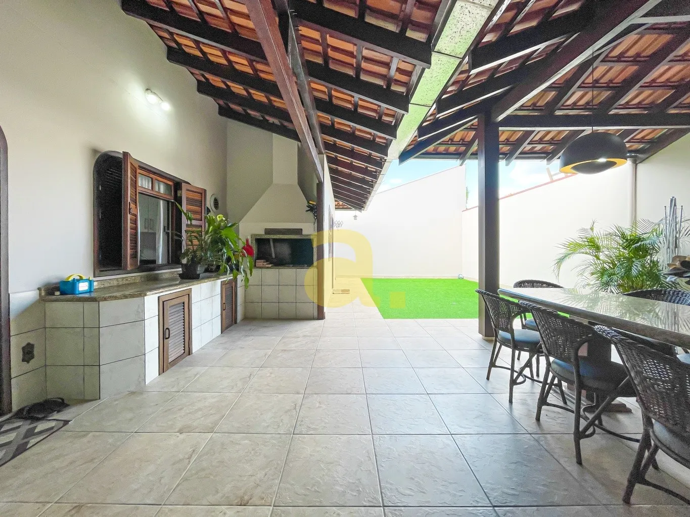 Casa no Bairro Água Verde em Blumenau com 4 dormitórios! — foto 5