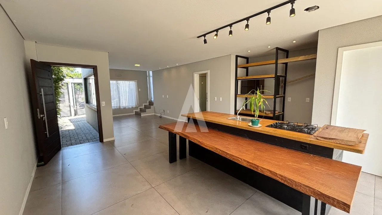 Casa com 1 suíte e 2 quarto(s) à venda no bairro Iririú em Joinville-SC por R$749.000,00. — foto 3