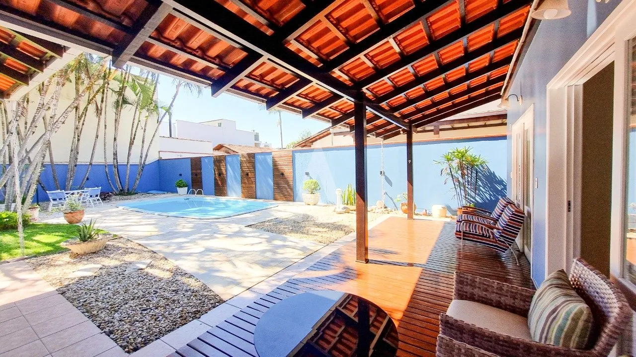 Casa com 4 quartos ( 1 suíte master) à venda no bairro Santo Antônio em Joinville - SC por R$1.390.000,00. — foto 5