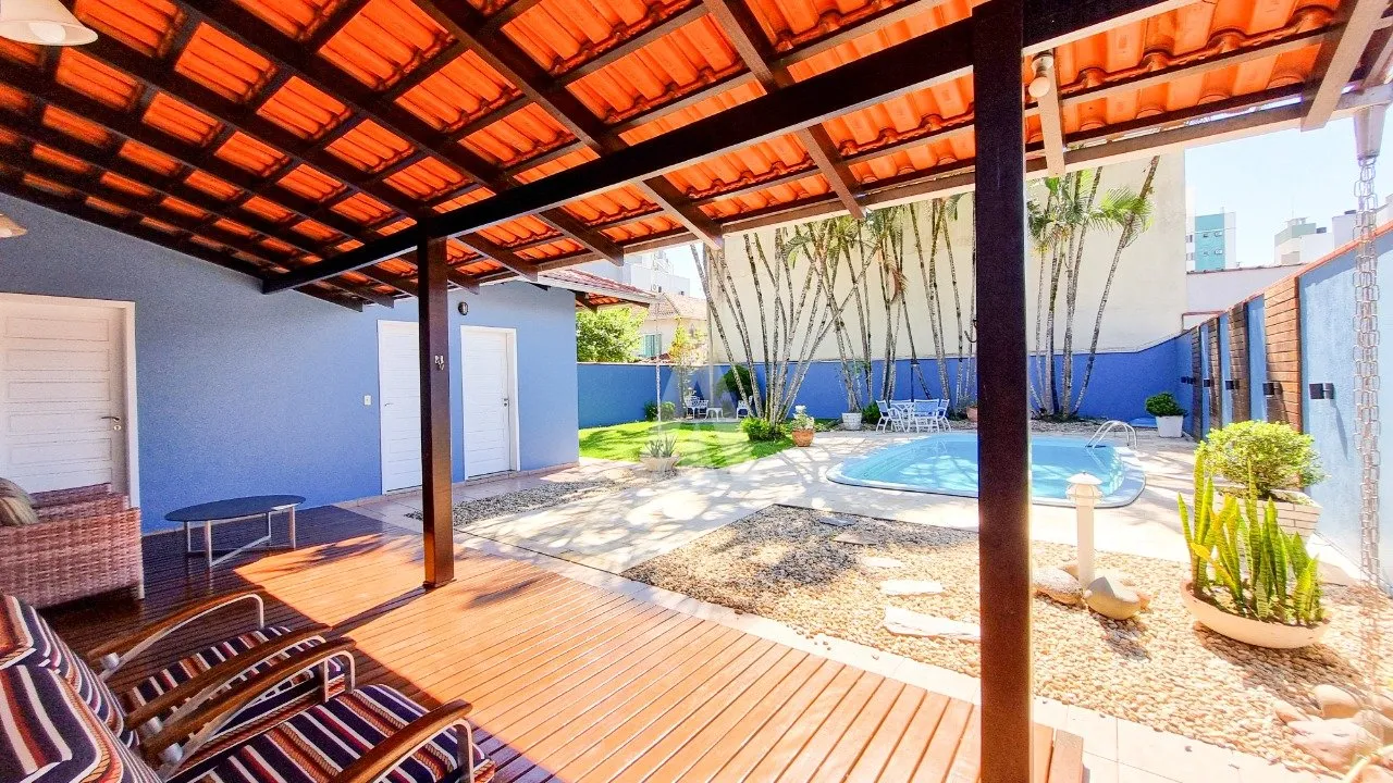 Casa com 4 quartos ( 1 suíte master) à venda no bairro Santo Antônio em Joinville - SC por R$1.390.000,00. — foto 6