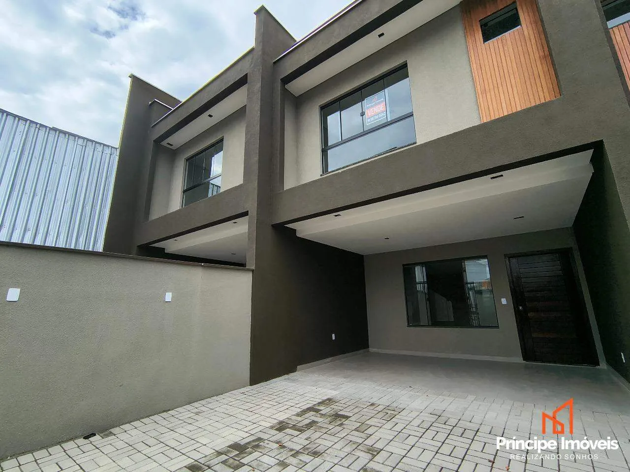 Geminado com 3 quartos no Saguaçu em Joinville - foto 1