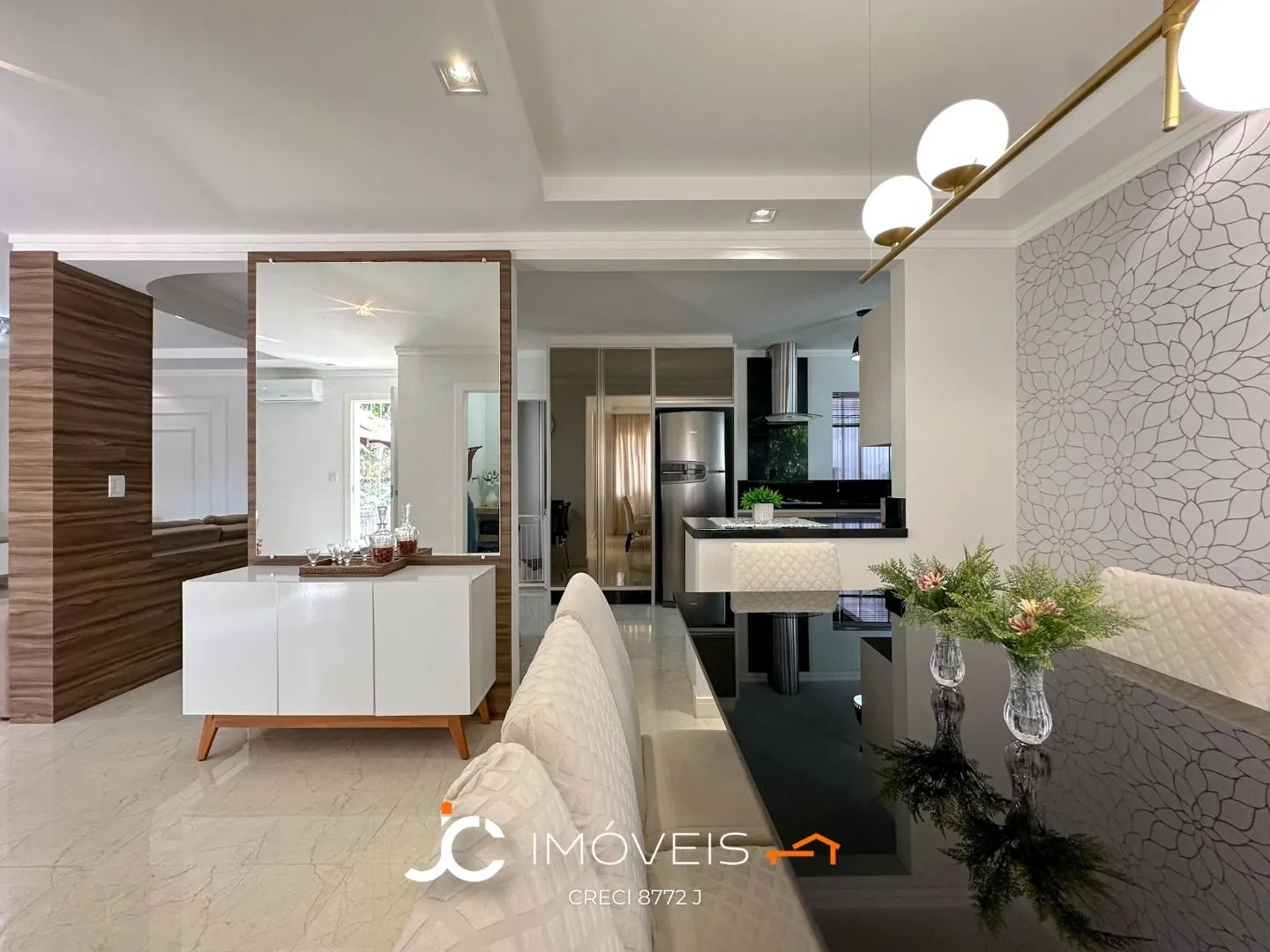 Casa · à venda · 3 quartos · 297m² · Velha Central, Blumenau