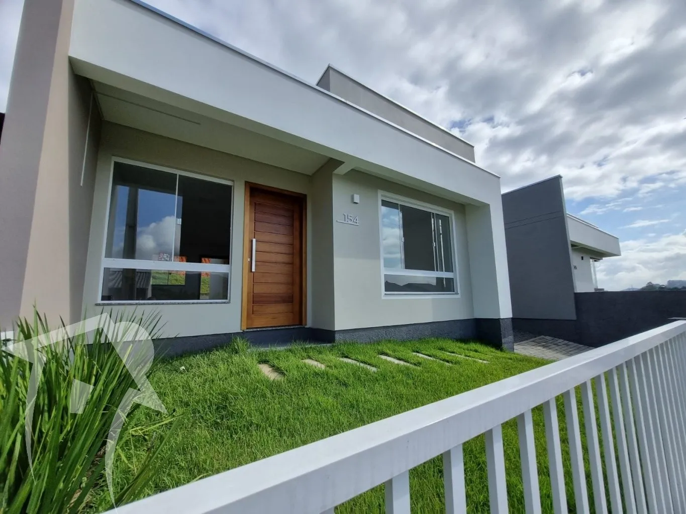 Conforto e Boa Localização em Uma Casa Encantadora - foto 1