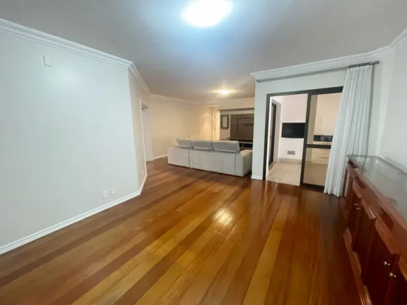 ABELARDO IMÓVEIS - Belíssimo e amplo apartamento de alto padrão no bairro Jardim Blumenau. — foto 2