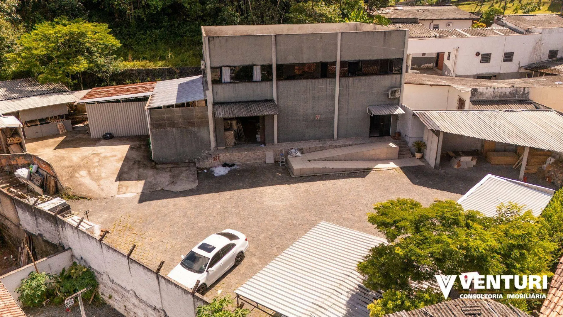 Galpão e apartamento residencial juntos. — foto 5