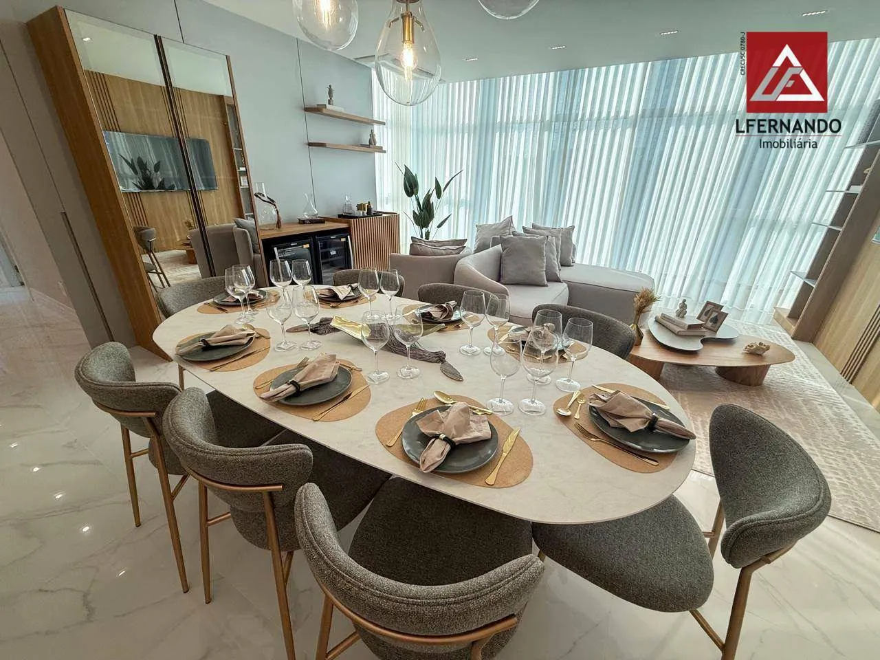Apartamento mobiliado com 4 dormitórios, sendo 2 suítes à venda, 126 m por R$ 3.650.000 - Centro - Balneário Camboriú/SC — foto 2