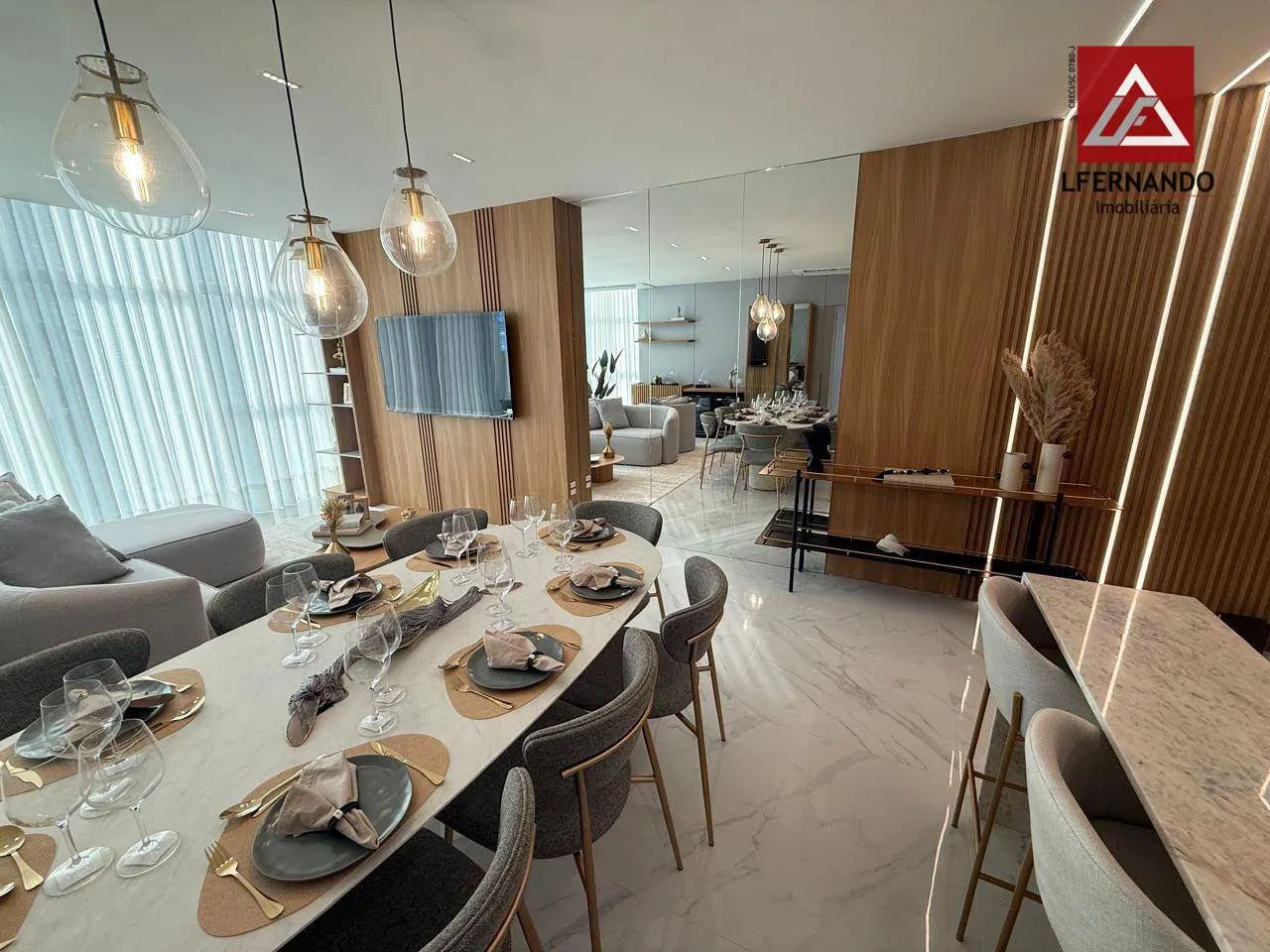 Apartamento mobiliado com 4 dormitórios, sendo 2 suítes à venda, 126 m por R$ 3.650.000 - Centro - Balneário Camboriú/SC — foto 3