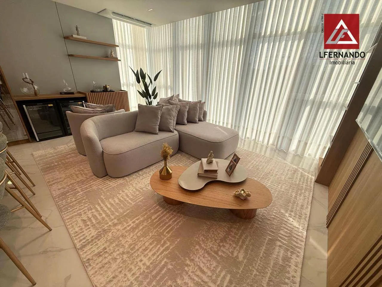Apartamento mobiliado com 4 dormitórios, sendo 2 suítes à venda, 126 m por R$ 3.650.000 - Centro - Balneário Camboriú/SC — foto 4