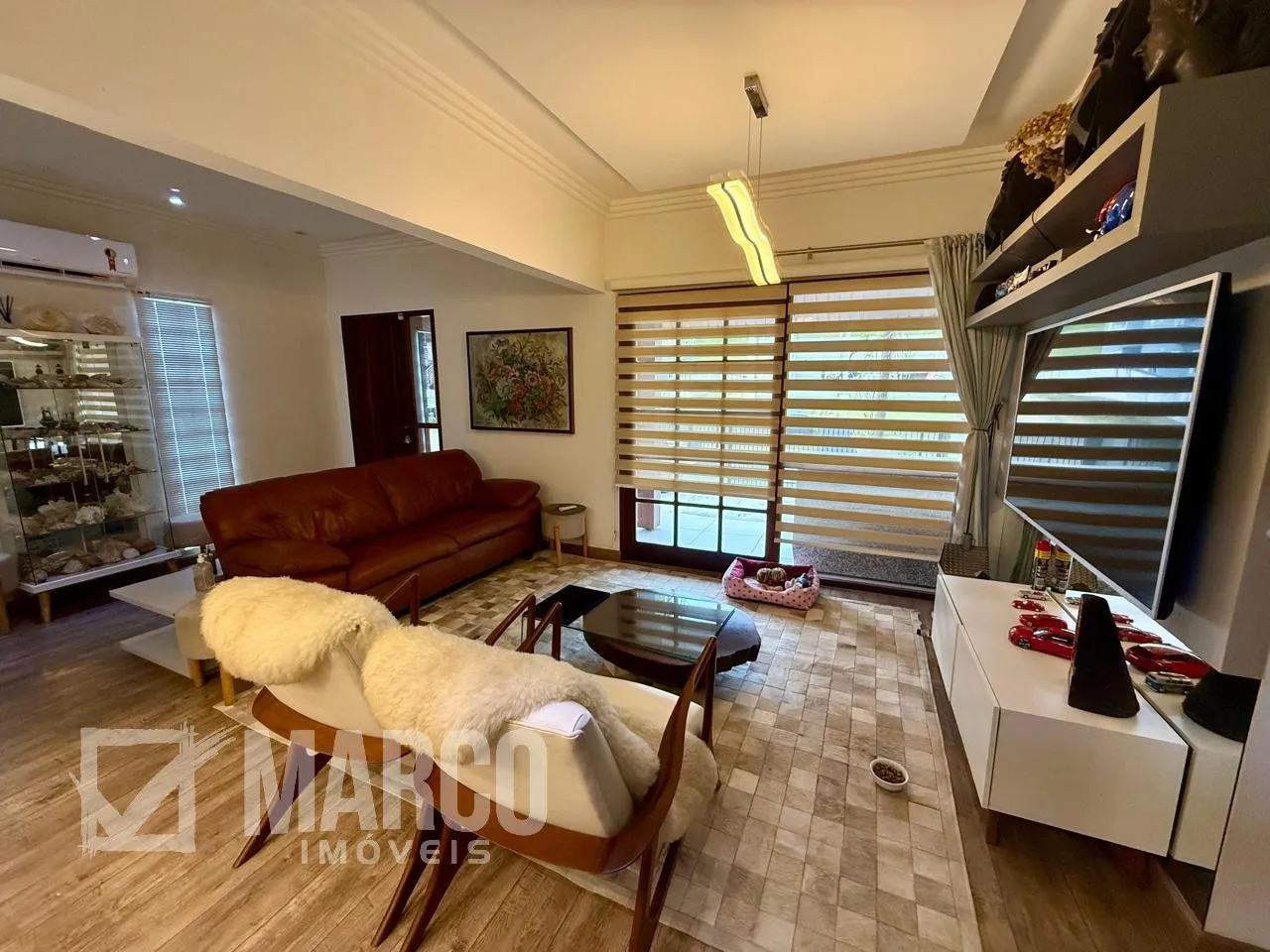 Excelente Casa com 3 Quartos, Piscina e Espaço Comercial no Centro de Pomerode/SC — foto 3