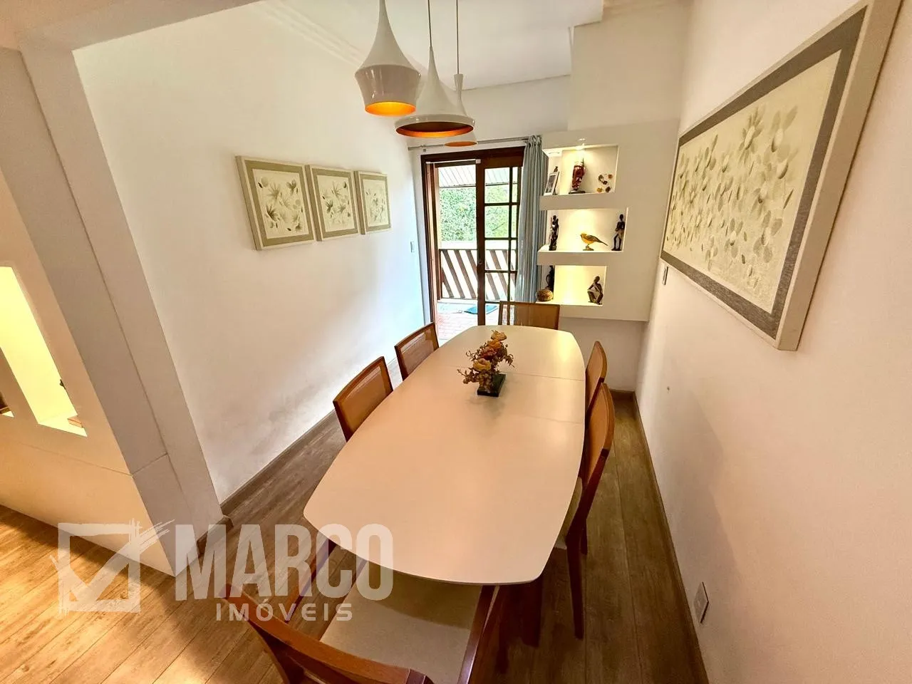 Excelente Casa com 3 Quartos, Piscina e Espaço Comercial no Centro de Pomerode/SC — foto 6