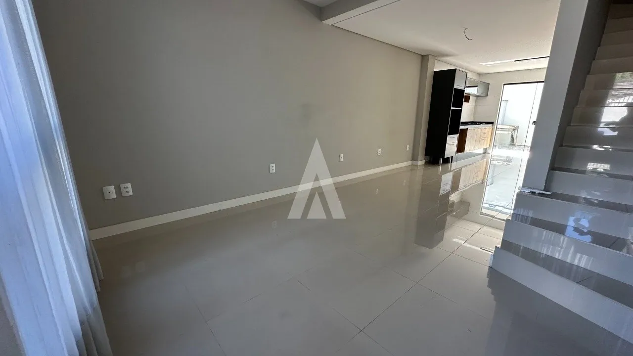 Sobrado geminado com 2 suítes à venda no bairro Bom Retiro em Joinville-SC por R$590.000,00. — foto 2