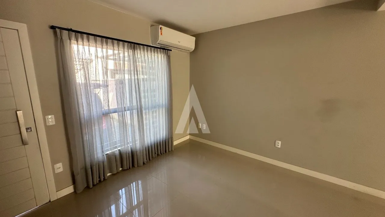 Sobrado geminado com 2 suítes à venda no bairro Bom Retiro em Joinville-SC por R$590.000,00. — foto 3