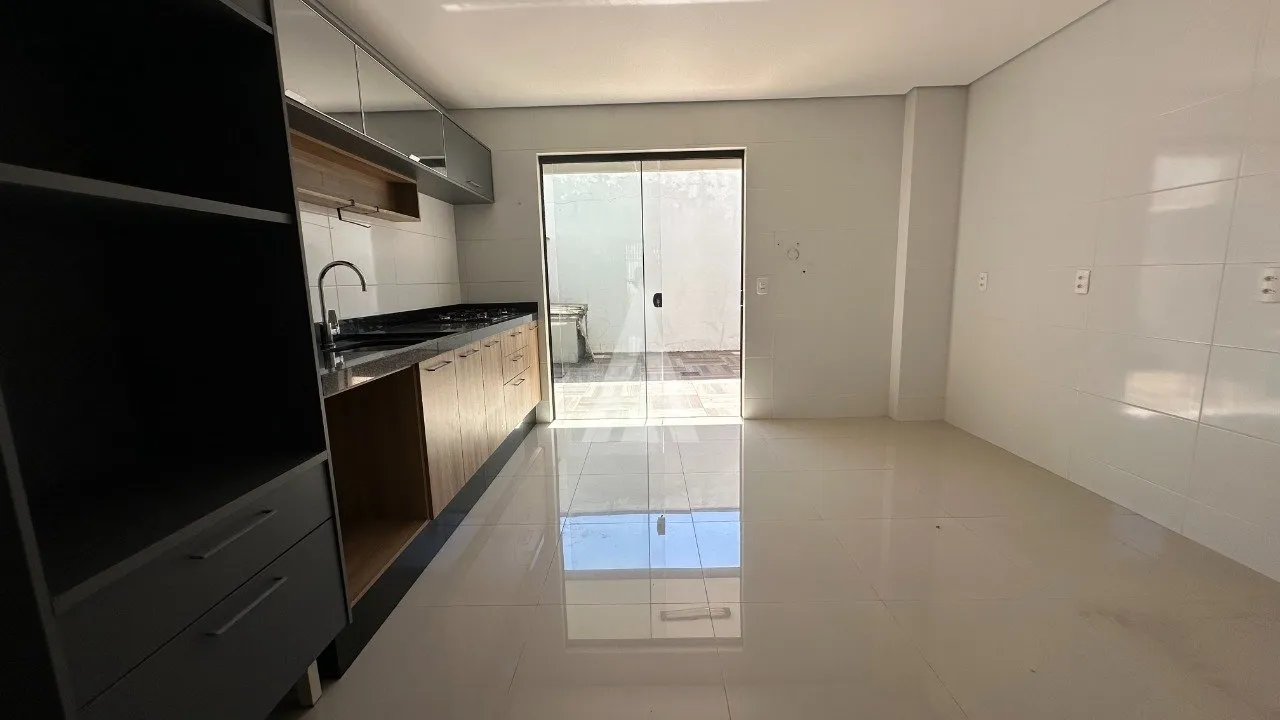 Sobrado geminado com 2 suítes à venda no bairro Bom Retiro em Joinville-SC por R$590.000,00. — foto 6