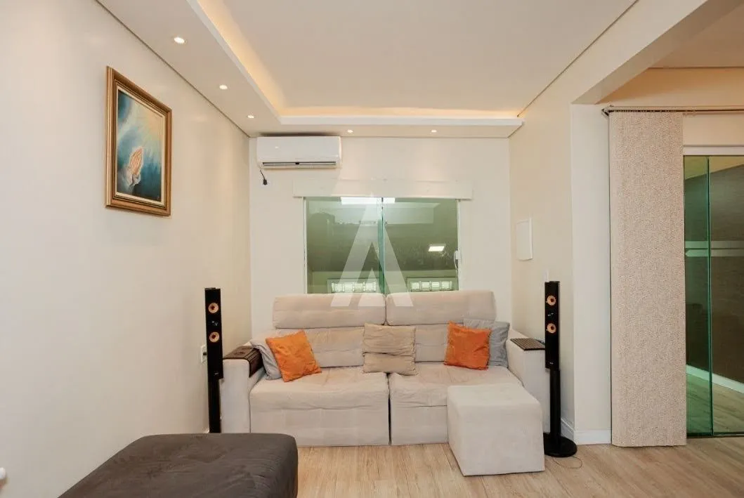 Sobrado triplex com 1 suíte e 3 quartos à venda no bairro Floresta em Joinville-SC por R$739.000,00. — foto 5