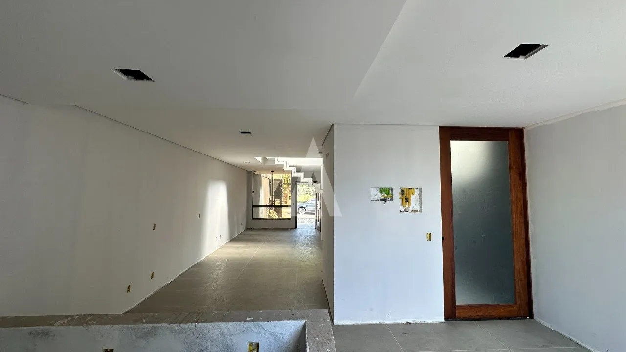 Sobrado geminado com 3 suítes, à venda no bairro Jardim Sofia, em Joinville - R$ 998.000,00 — foto 4