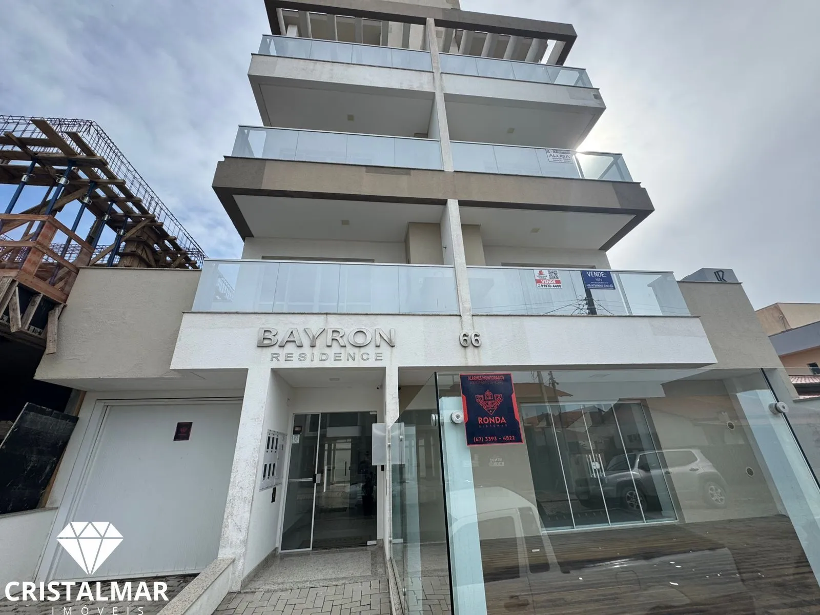 APARTAMENTO MOBILIADO COM 2 SUÍTES A 150M DA PRAIA DO CANTO GRANDE - foto 1