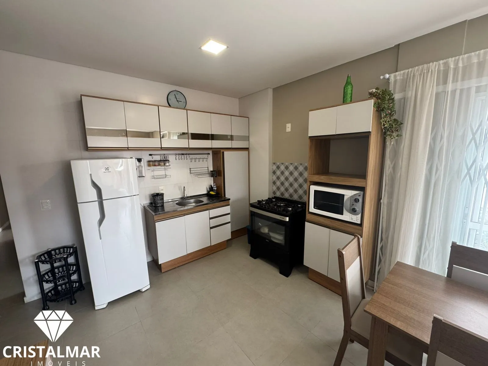 APARTAMENTO MOBILIADO COM 2 SUÍTES A 150M DA PRAIA DO CANTO GRANDE — foto 2