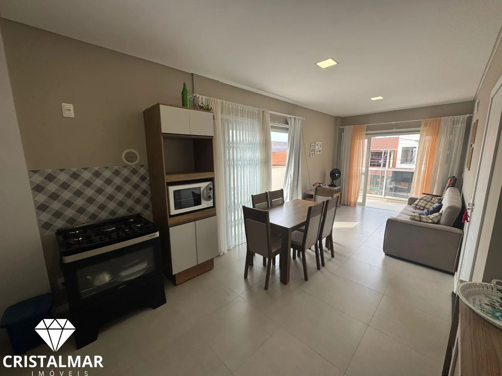 APARTAMENTO MOBILIADO COM 2 SUÍTES A 150M DA PRAIA DO CANTO GRANDE — foto 3