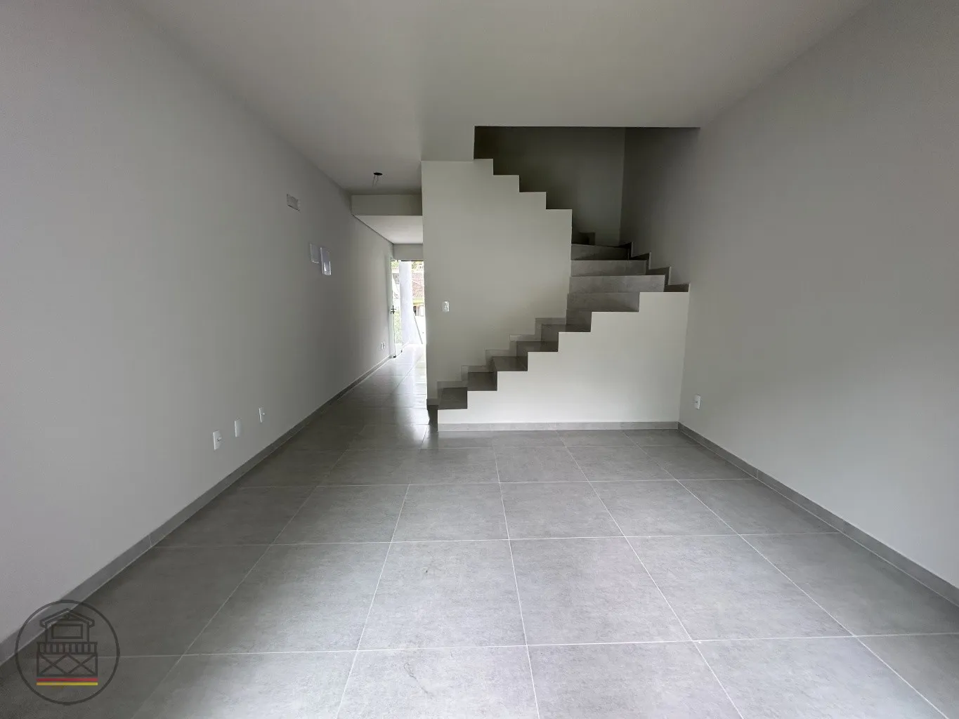 Sobrado com 2 suites no bairro Tribess. — foto 4