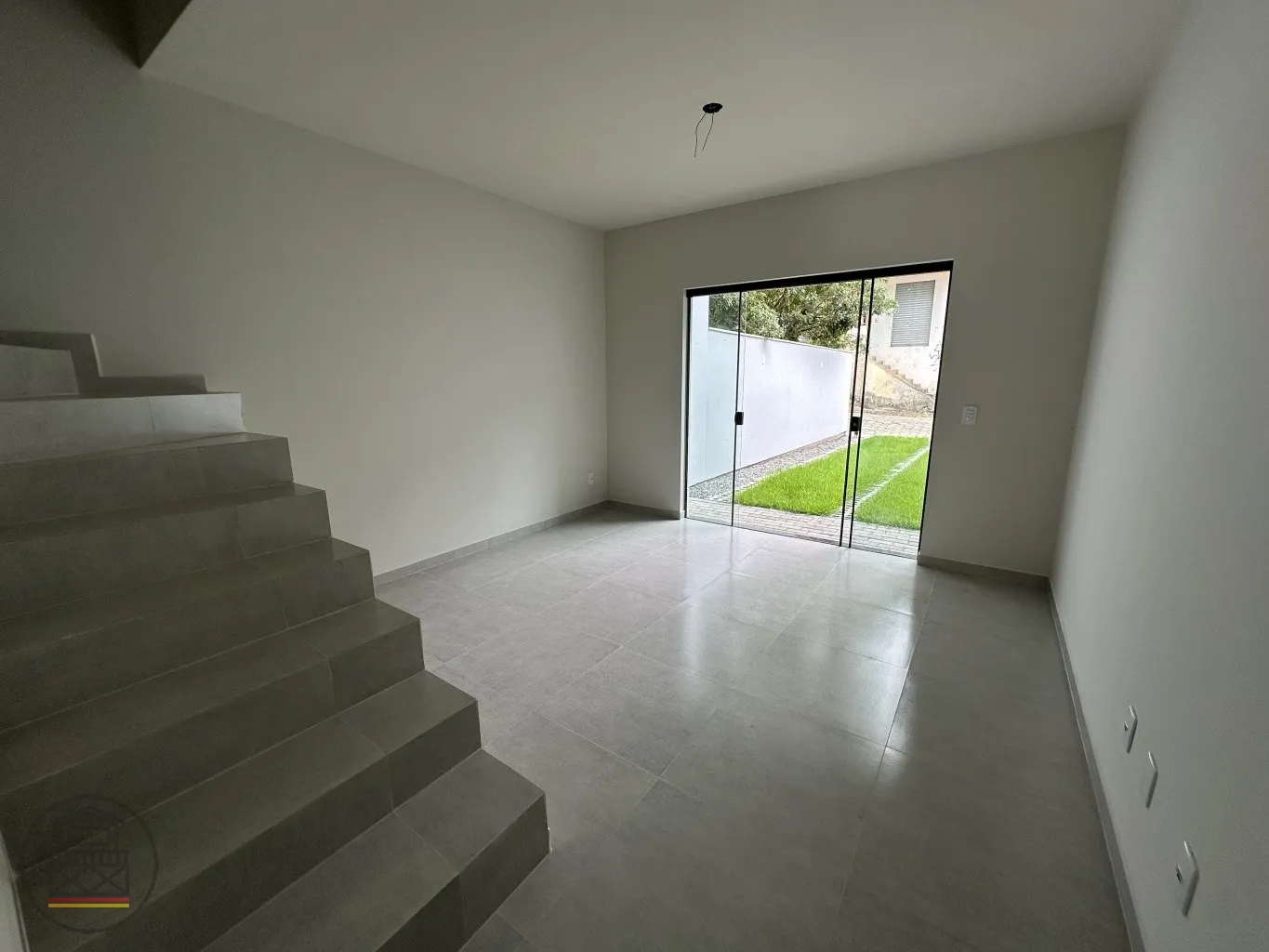 Sobrado com 2 suites no bairro Tribess. — foto 6