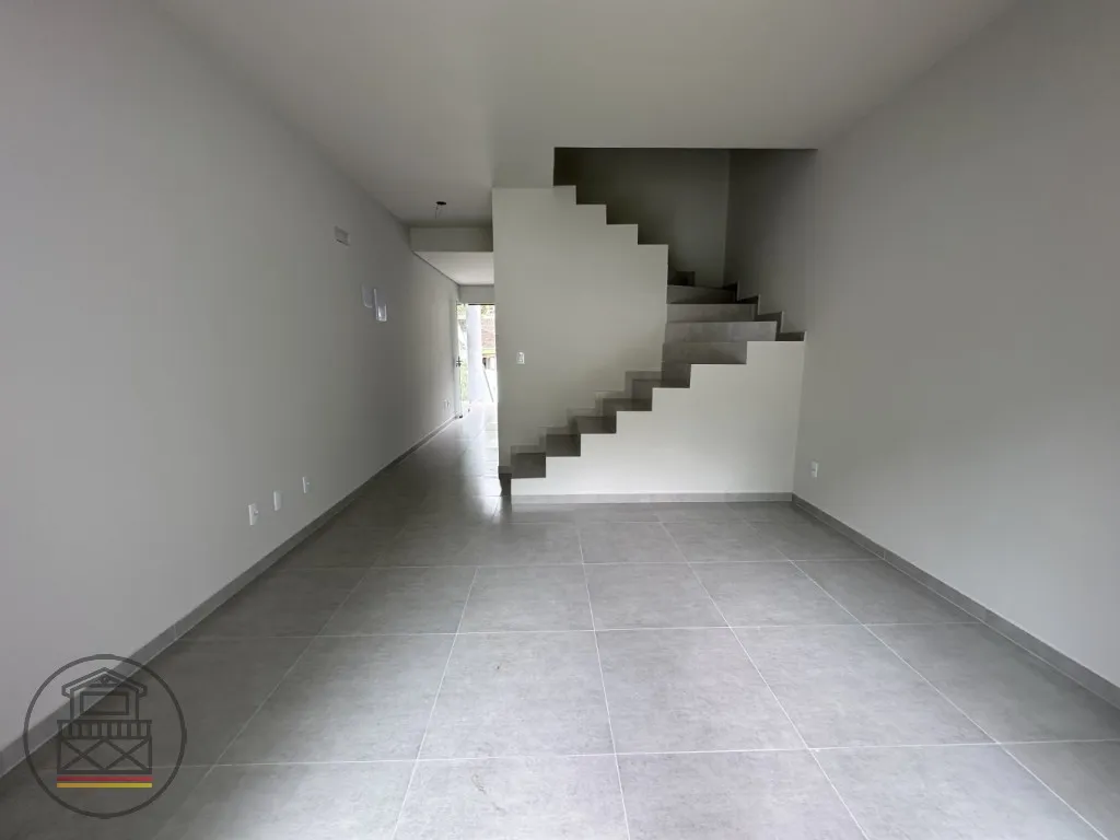 Sobrado com 2 suites no bairro Tribess. — foto 4