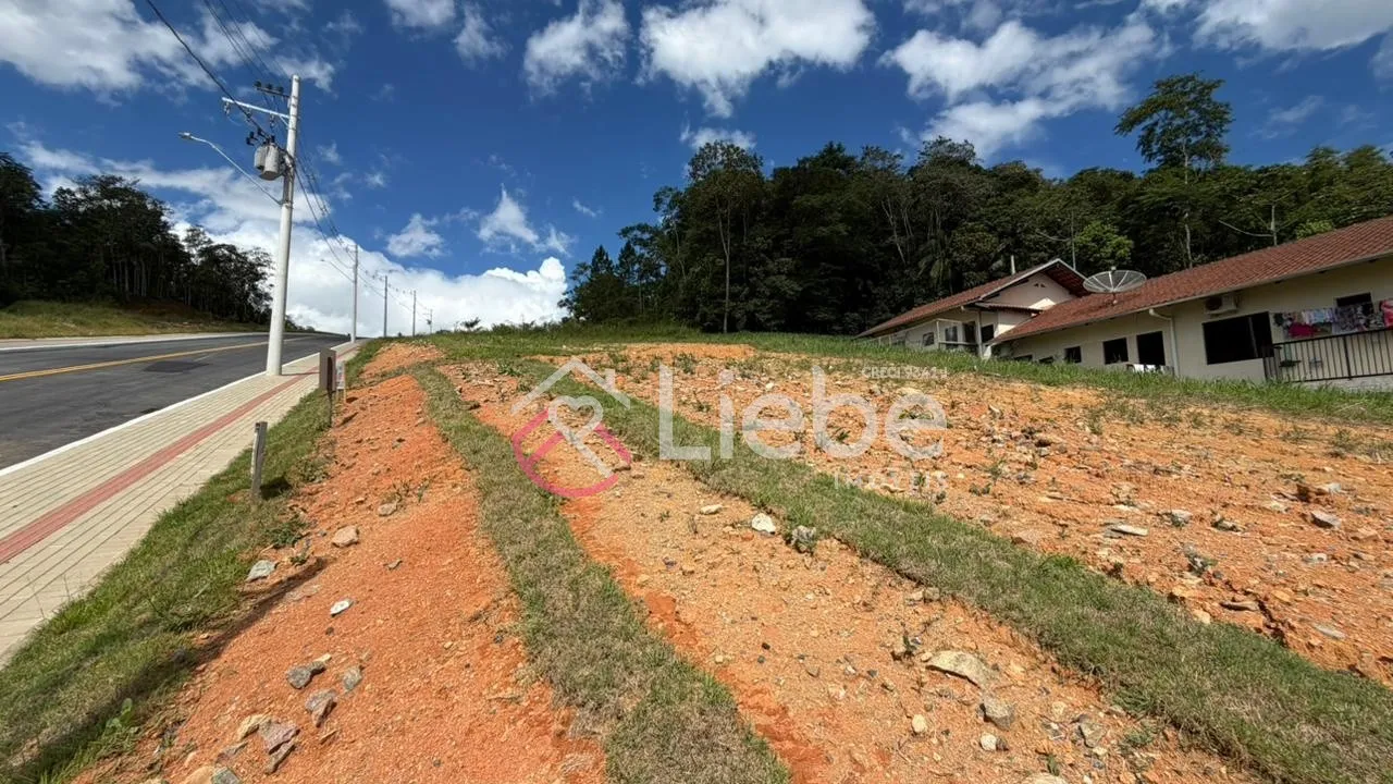 Terreno Lindo no Residencial Hannover no Centro de Pomerode com 450,00m fazendo frente em 22,60 metros. - foto 1