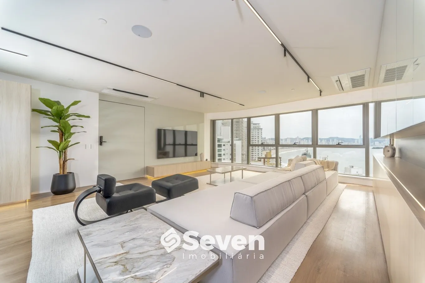 Apartamento à venda com 5 quartos e 4 suítes, 3 vagas, 261m² no Centro, Balneário Camboriú - foto 1